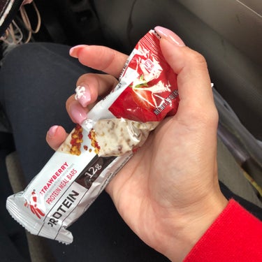 
Kellogg's Special K
Strawberry Protein Meal Bars


これ美味しいっ🤤

だいたい朝、仕事に向かってる車の中で
朝ごはんとして、食べたりしてます！

食