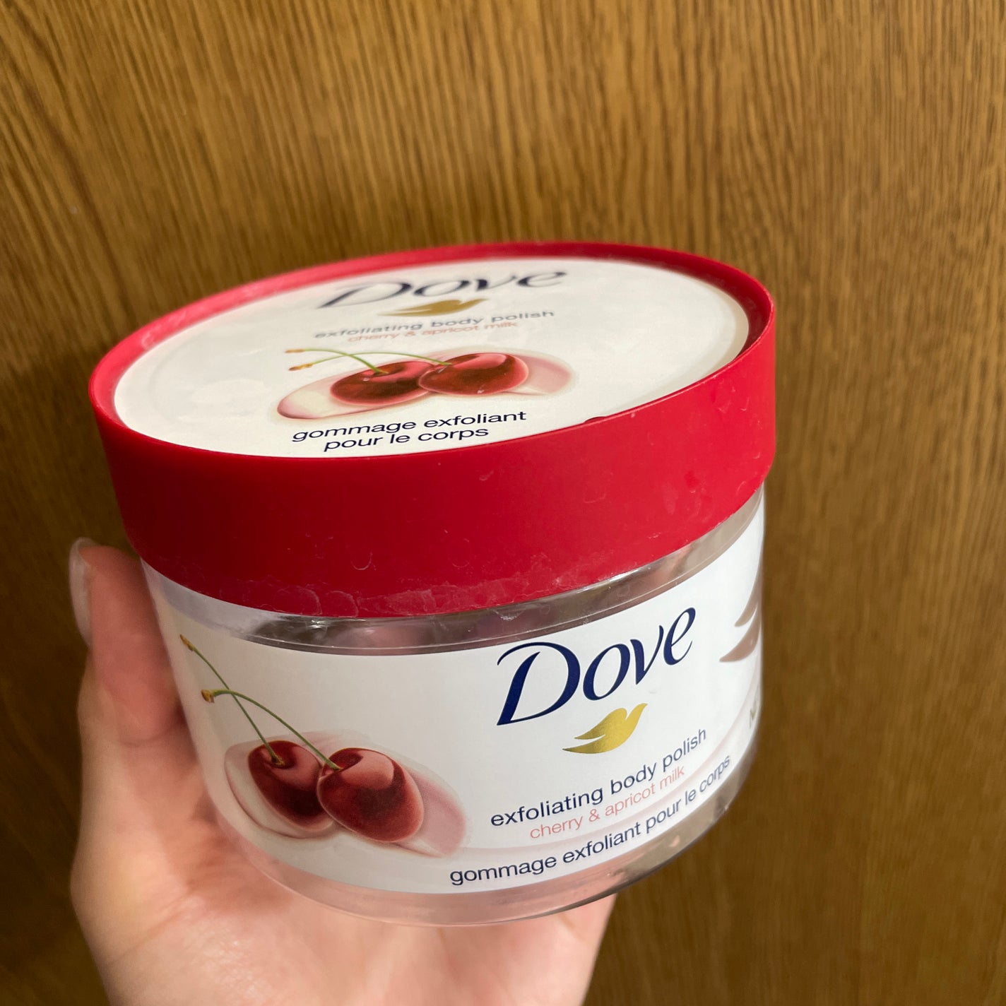 ダヴ ふわとろ クリーミースクラブ チェリー&アプリコットミルク/ダヴ/ボディスクラブを使ったクチコミ(1枚目)