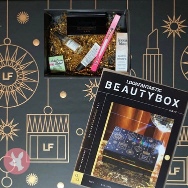 Lookfantastic
look fantastic Beauty Box
サブスクリクション　3,170円　
１ヵ月(定期便ではありません)


THE CHRISTMAS EDITION
🎄DE