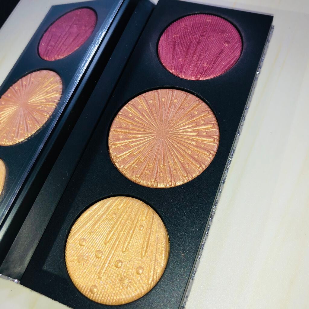 フラッシング アイス エクストラ ディメンション スキンフィニッシュ トリオ ミディアム ディープ/M・A・C/パウダーハイライトを使ったクチコミ(3枚目)