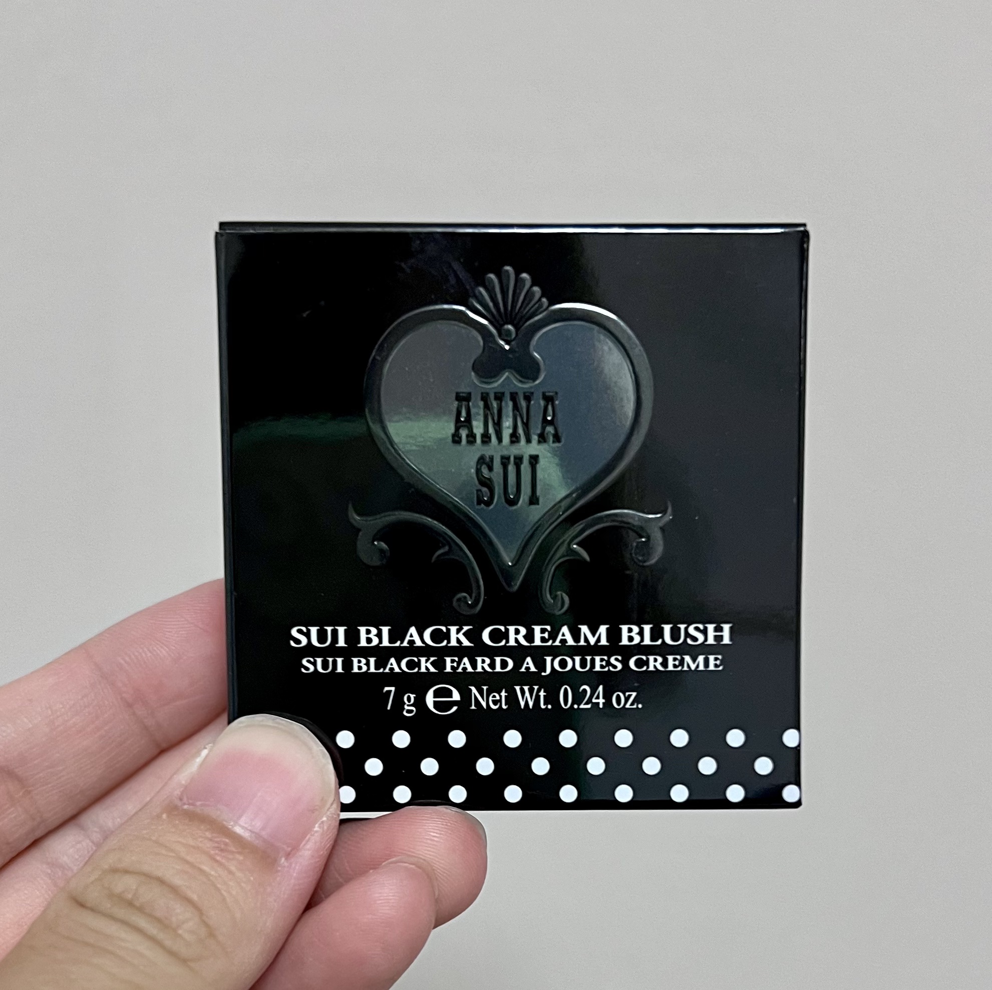 ANNA SUI スイブラッククリームブラッシュのクチコミ「安定の汚い手が入ってるんだけど
チーク買い替え時が来ました…。
悩んだ結果今回はANNA SU.....」（1枚目）