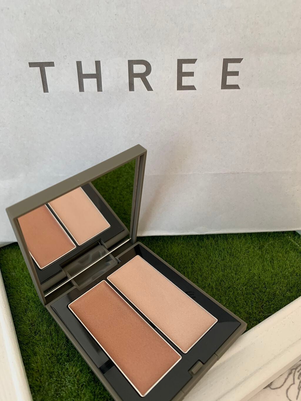 THREE シマリング グロー デュオ/THREE/クリームハイライトを使ったクチコミ(2枚目)