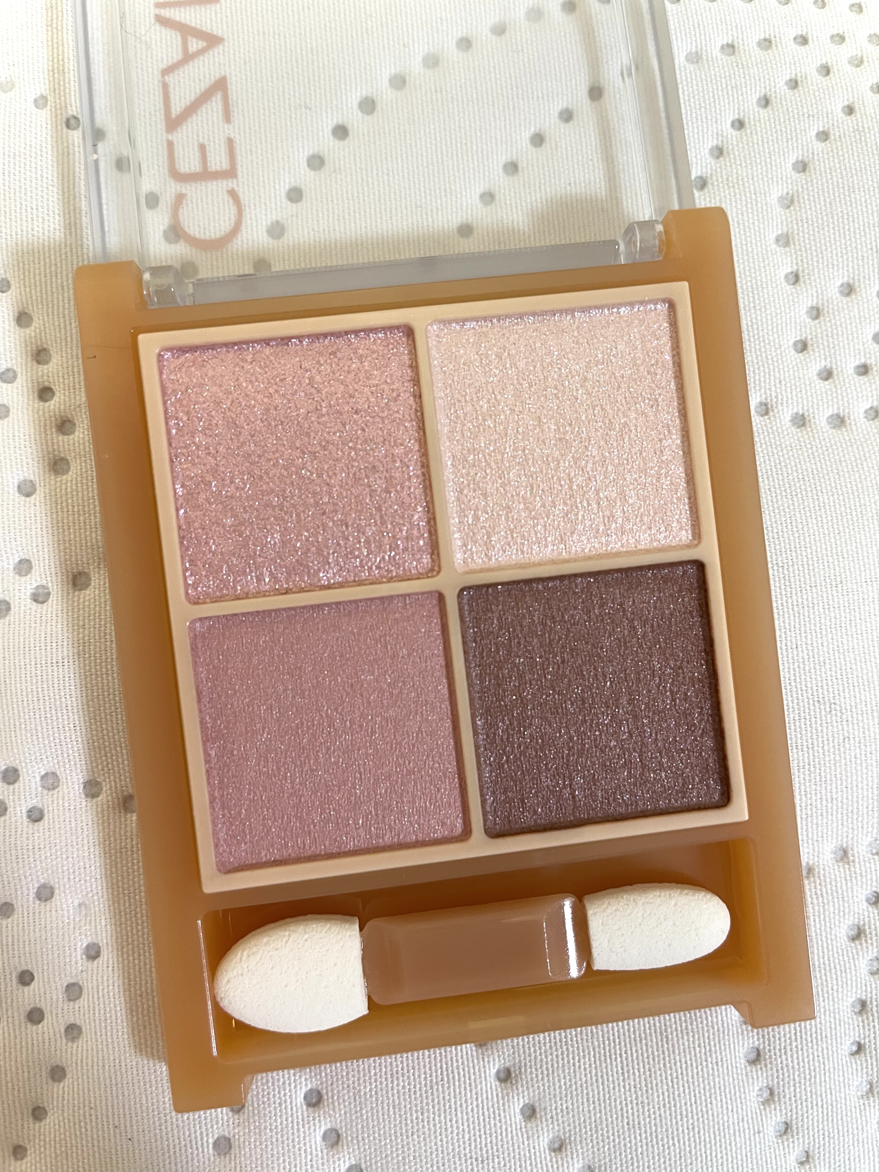 ベージュトーンアイシャドウ/CEZANNE/アイシャドウパレットを使ったクチコミ（1枚目）