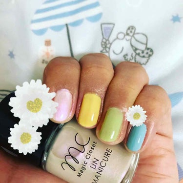 パステルネイル💅

スリコのユニコーンネイル🦄とネイルホリック💅を使ってみました。

スリコは、ラメが綺麗でピンクにも見えます。二度塗りです。

ネイルホリックは、見たまま発色でかわいいです。
二度塗り