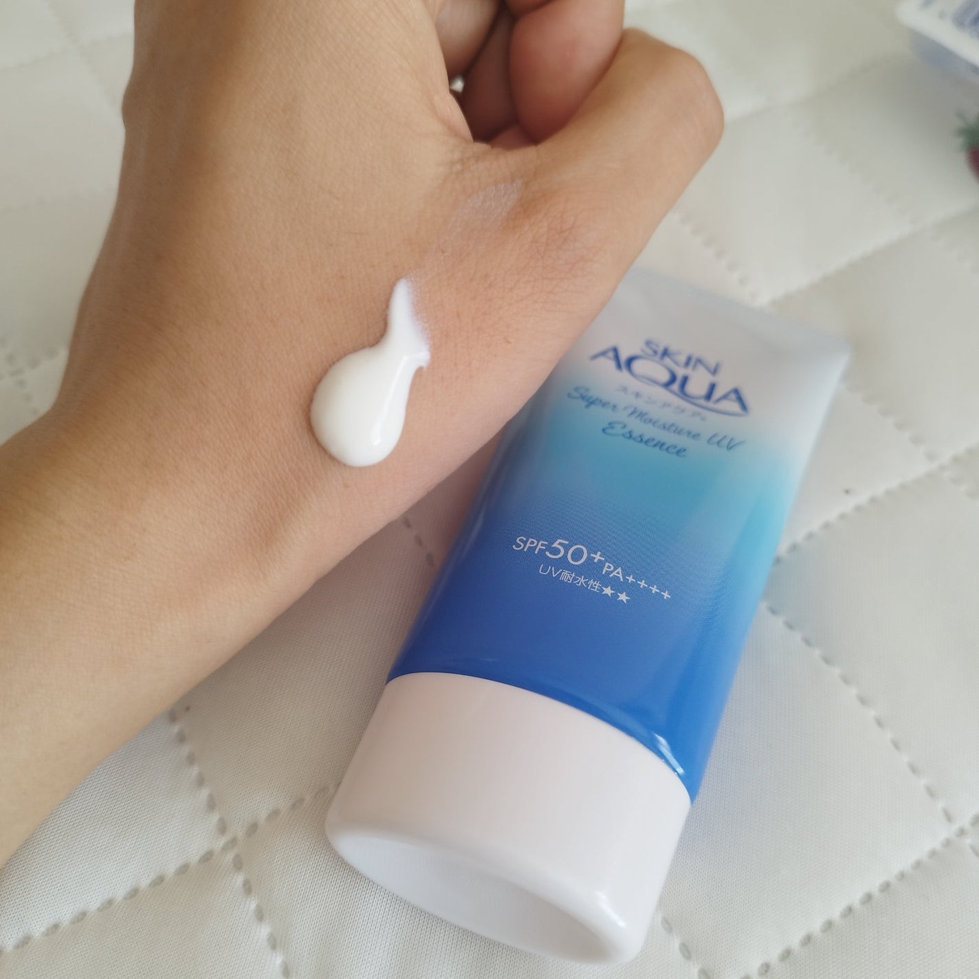 スーパーモイスチャーUVライトアップエッセンス/スキンアクア/日焼け止めローションを使ったクチコミ(3枚目)