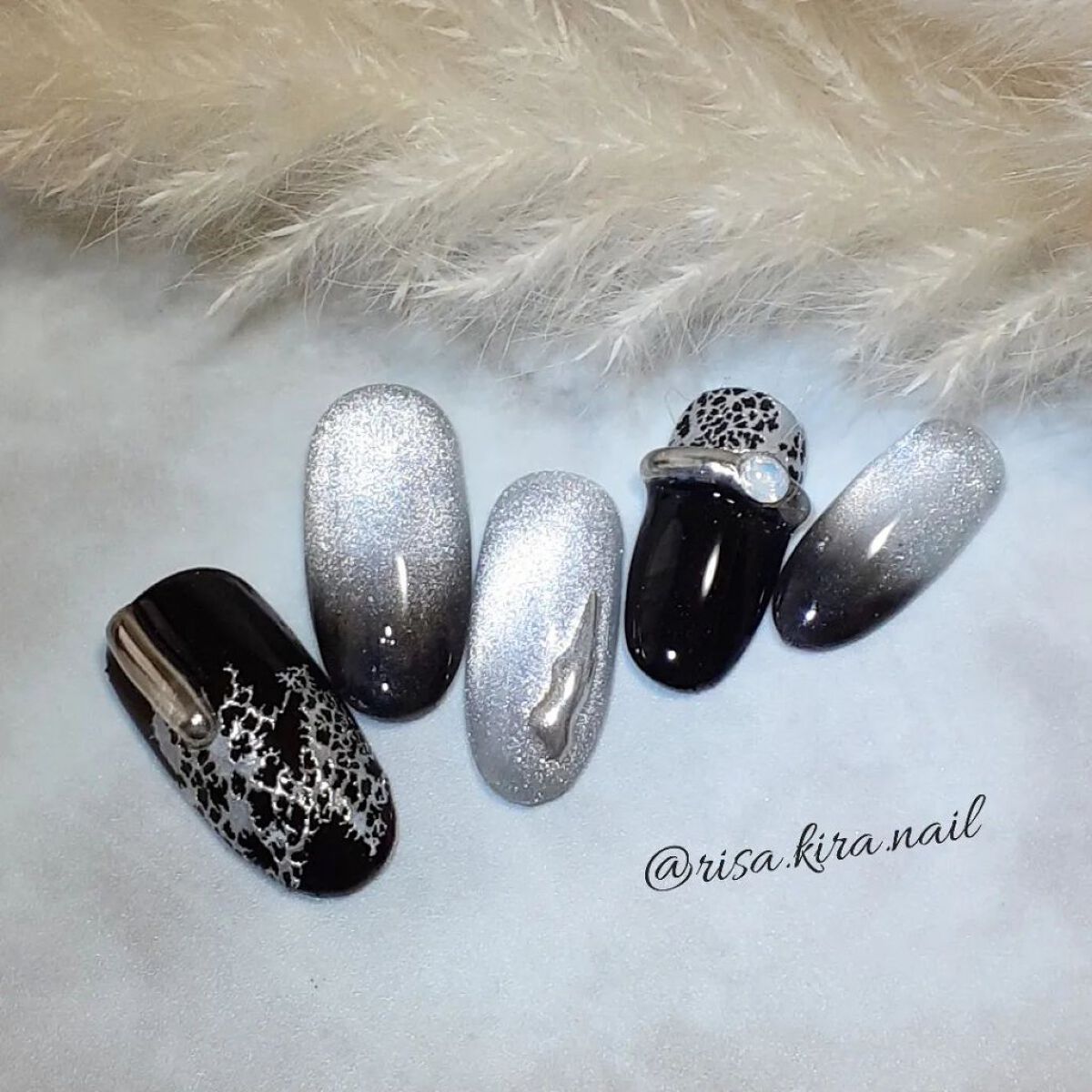 #ネイル,#ジェルネイル,#キラキラネイル,#ブラックネイル,#リングネイル,#マグネットネイル,#富士市ネイル,#隠れ家ネイルのネイルデザイン