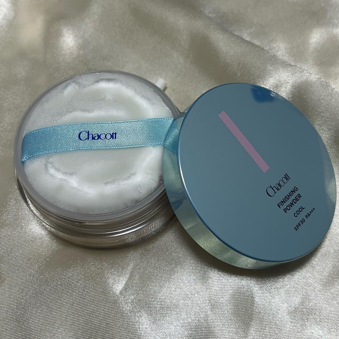フィニッシングUVパウダー クール 770 ヘルシーベージュ/チャコット・コスメティクス/ルースパウダーを使ったクチコミ（2枚目）
