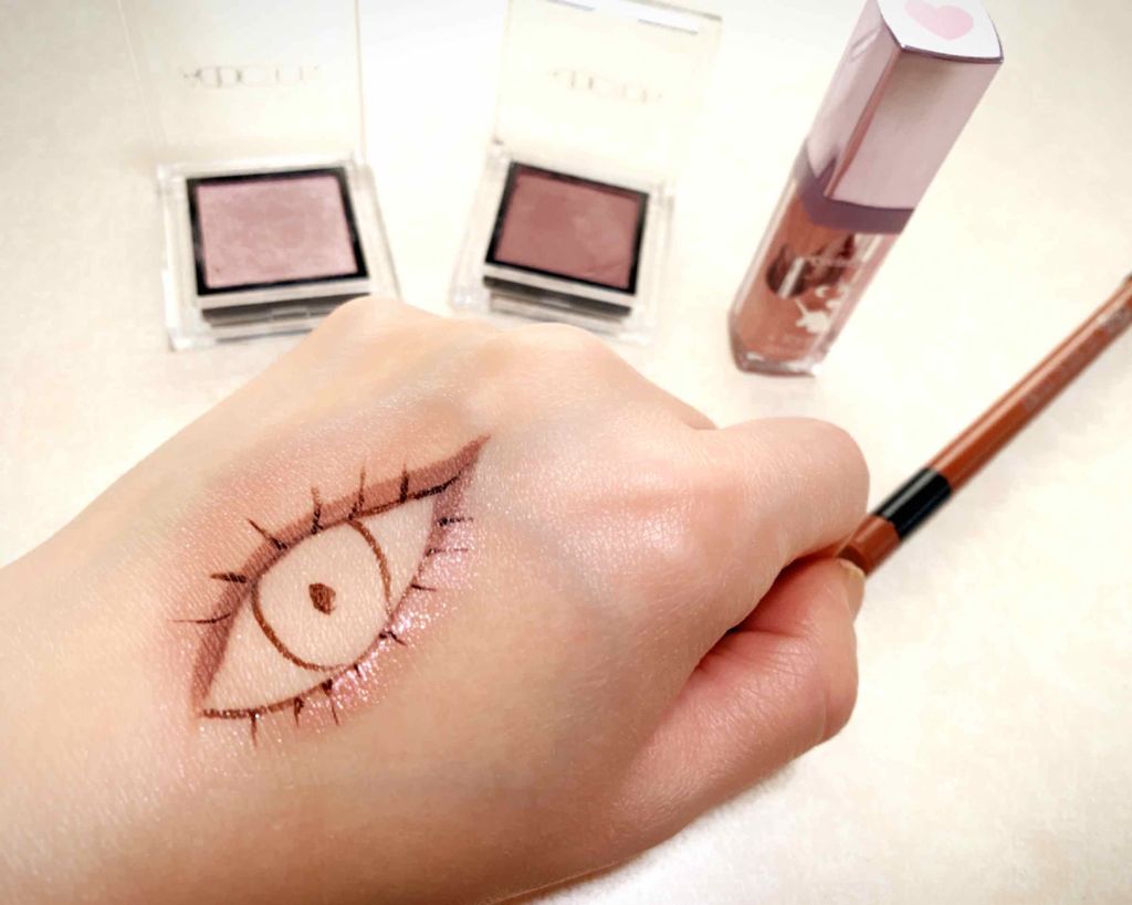 twinkle eye glitter/ARITAUM/リキッドアイシャドウを使ったクチコミ（3枚目）