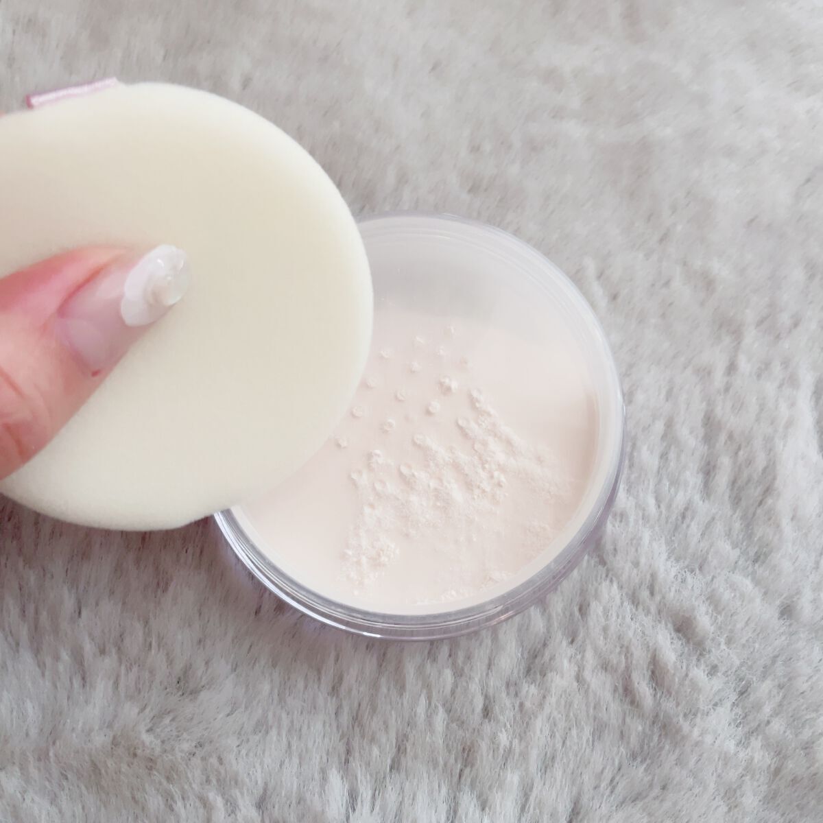 シルクアイスパウダー/b idol/ルースパウダーを使ったクチコミ（2枚目）