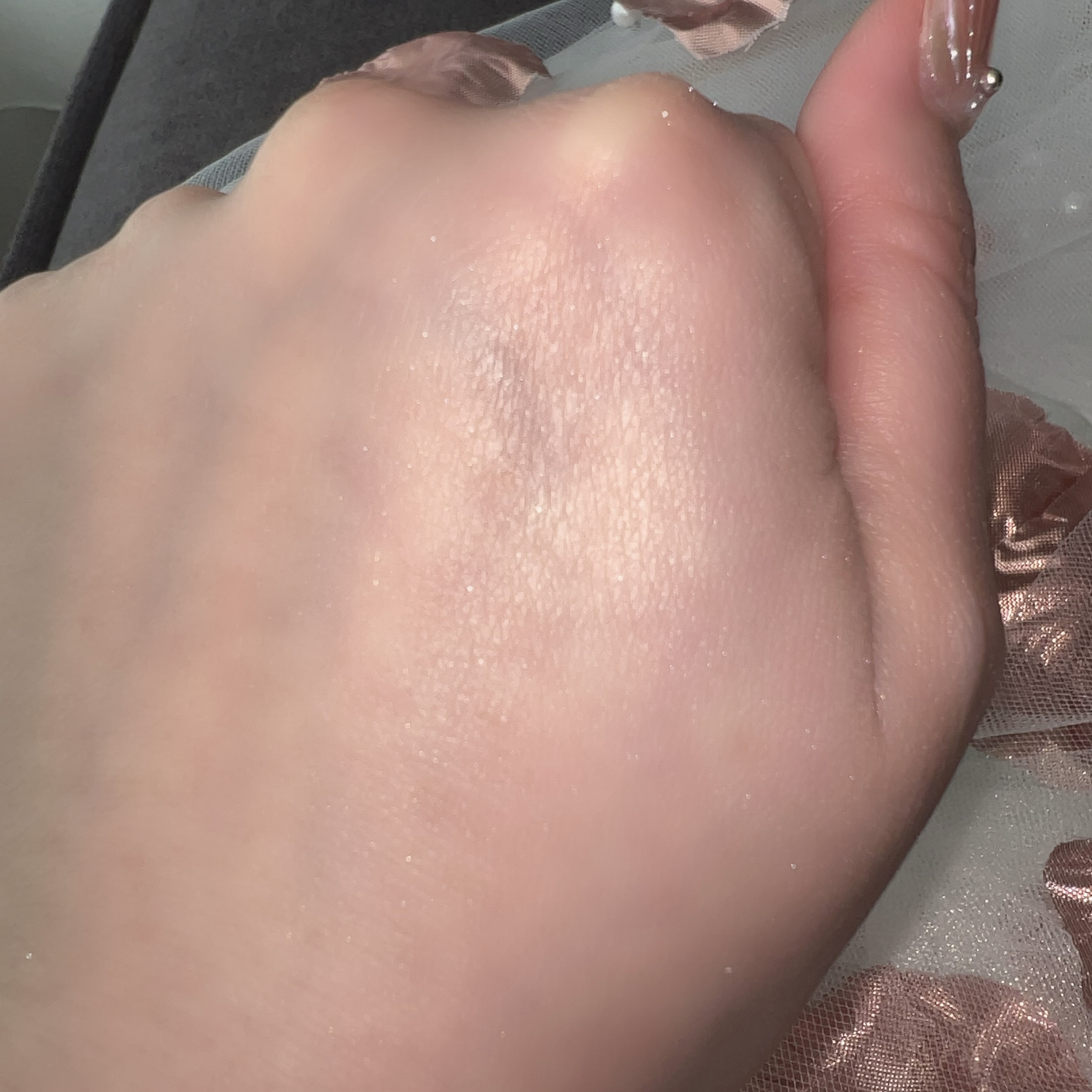 メテオリット ビーユ 02 ローズ/GUERLAIN/フェイスパウダーを使ったクチコミ（2枚目）