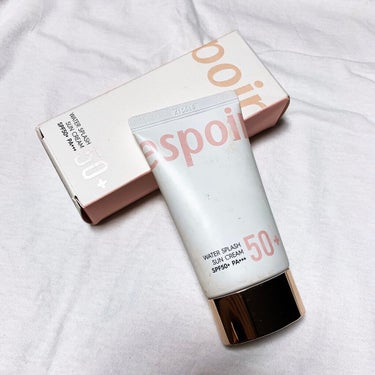 💍espoir/WATER SPLASH SUN CREAM💍

レビューが良かったので購入してみました🌼
仕事で時間がない時は、ファンデーションを使わずこれだけ使っていますが、時間が経つと顔がテカテカ