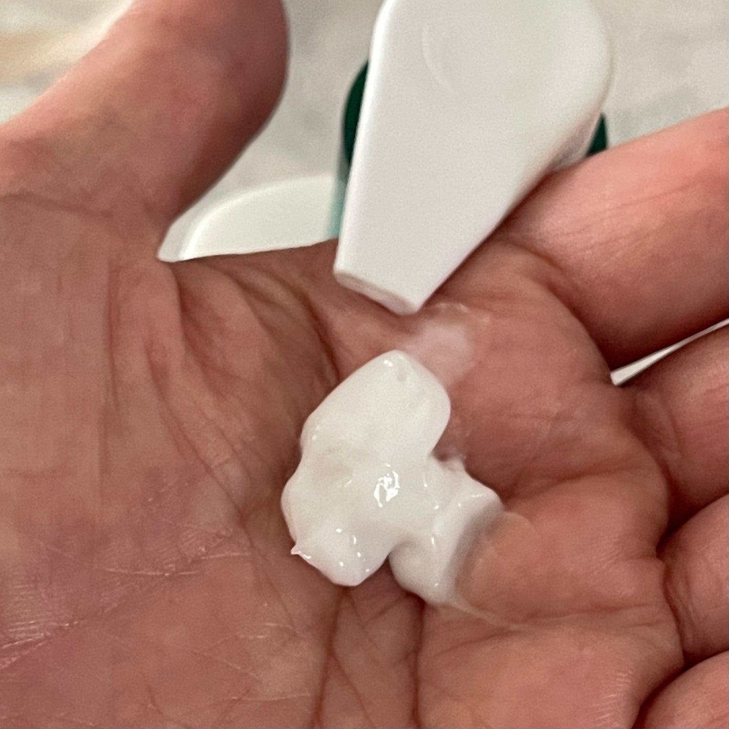 ノルウェー フォーミュラ インテンスリペア CICAボディエマルジョン/Neutrogena/ボディローションを使ったクチコミ(4枚目)