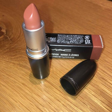 ☆MAC  リップスティック

☆カラー   トープ

☆質感   マット

☆色味   ブラウン系


写真2枚目の色味が1番実物に近い
旬顔になれるリップ


 #スウォッチ #MAC リップ 
#