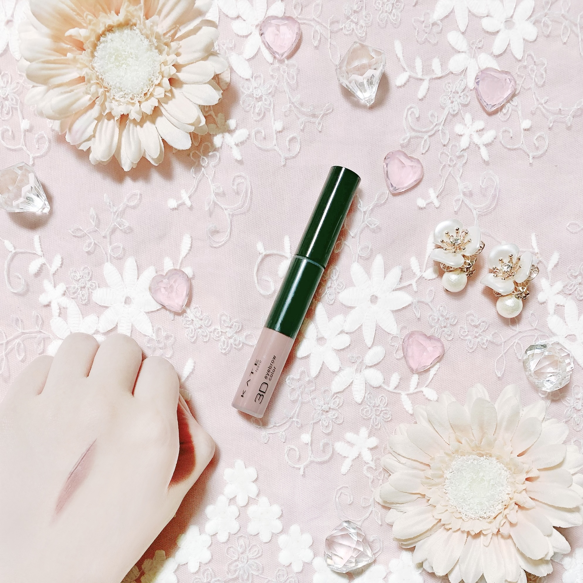 KATE
3DアイブロウカラーN
PU-2 モーヴ 
*
⑅
淡めのモーヴパープル、ピンク寄りのモーヴなところが可愛くてよく使っている眉マスカラ✨
1本1本の毛にしっかり発色するのにふんわりとした眉に仕上がります😊💓
大きめのブラシで梳