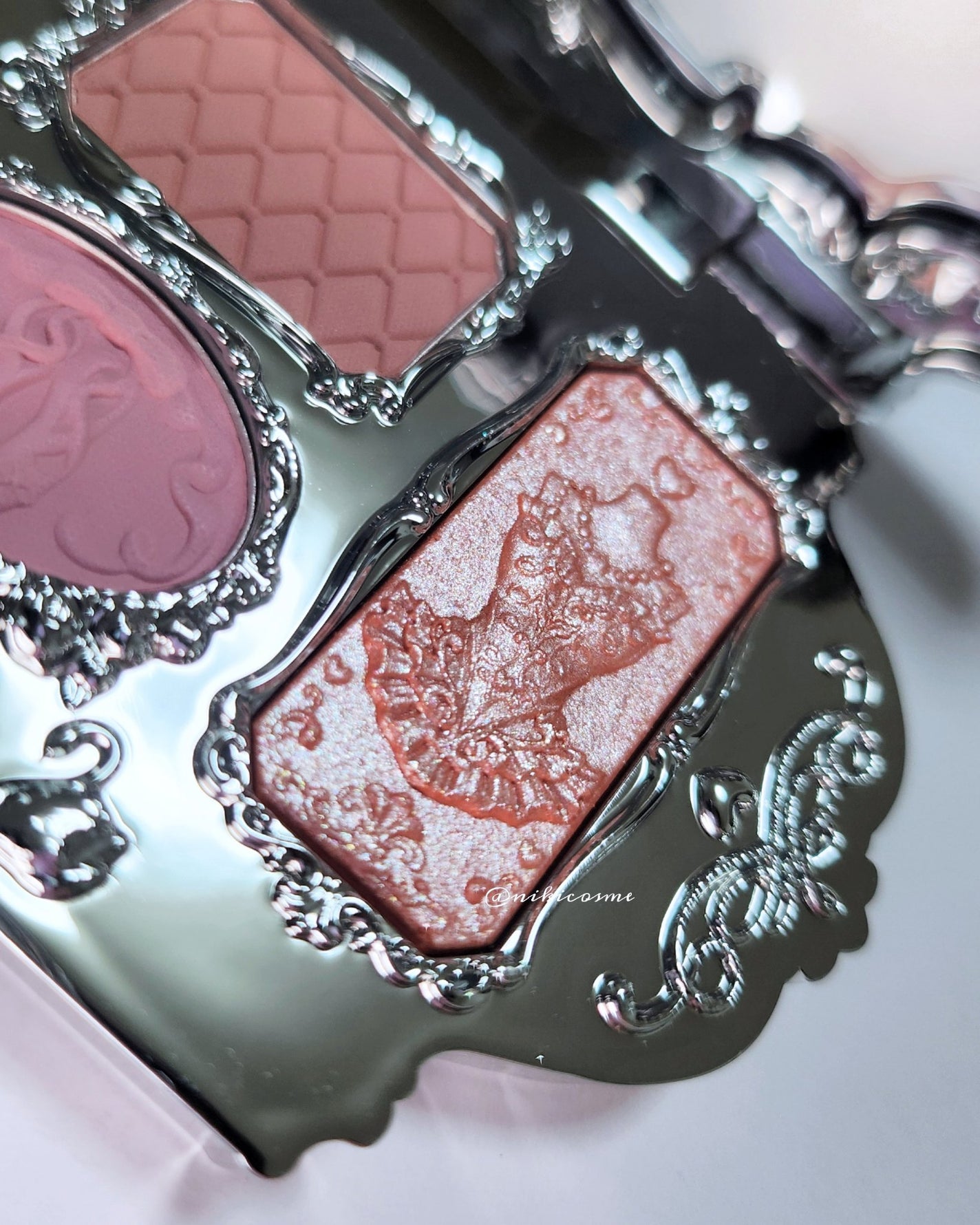 フラワーノーズスワンバレエシリーズ アイシャドウパレット/FlowerKnows/アイシャドウパレットを使ったクチコミ(4枚目)