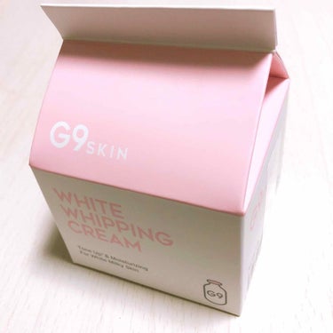 G9 WHITE WHIPPING CREAM

トーンアップ！とポップに書いてあったので惹かれて購入😍

３つくらい種類がありましたが、ホワイトを選びました😊

美白になるのかな〜楽しみ😘