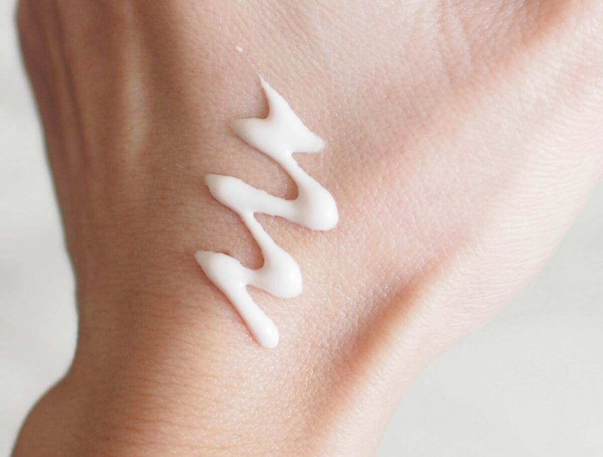 ニベアUV ディープ プロテクト＆ケア トーンアップ エッセンス/ニベア/日焼け止めローションを使ったクチコミ（3枚目）