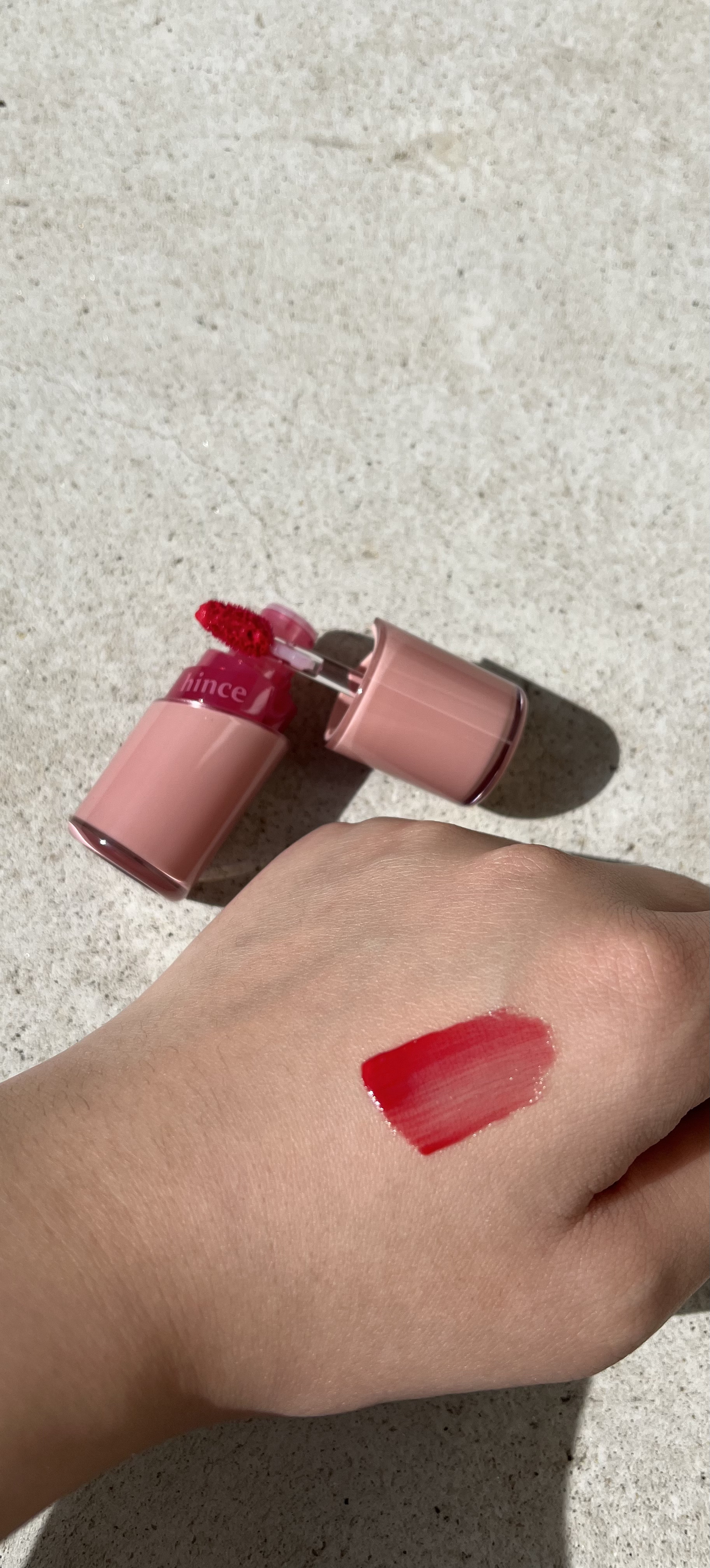 ロウグロウジェルティント R005 ハイビスカス/hince/リップティントを使ったクチコミ（3枚目）