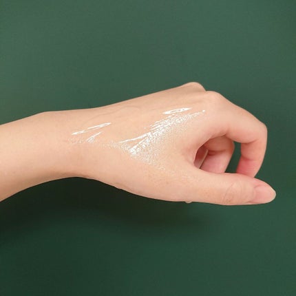 GUERLAIN エクスフォリエイティング ジェルのクチコミ「■どんな商品?
・洗い流すタイプの角質ケアジェル
・スクラブは入っていない
・3つの酸の力で古.....」(3枚目)