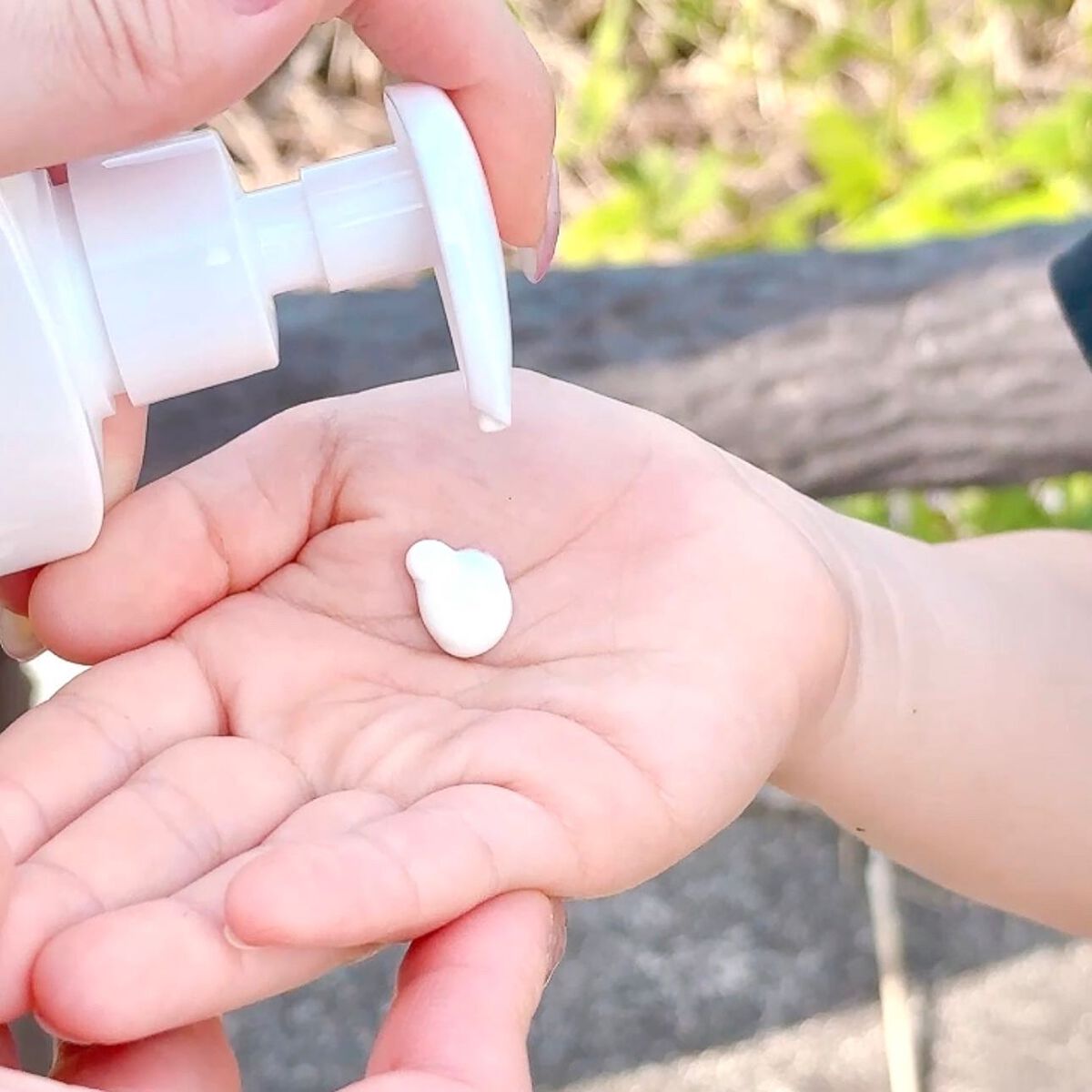 マイルドUV SPF33 PA＋＋＋/＆ Fam/日焼け止めジェルを使ったクチコミ（3枚目）