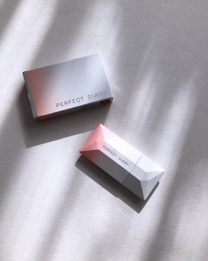 PERFECT DIARY PERFECT DIARY (パーフェクトダイアリー) READ ME フローティングライト リップグロスのクチコミ「@perfectdiary_japan 様よりプレゼントキャンペーンで頂きました。
per.....」(2枚目)