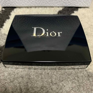 サンク クルール クチュール＜ゴールデン ナイツ＞/Dior/パウダーアイシャドウを使ったクチコミ（2枚目）