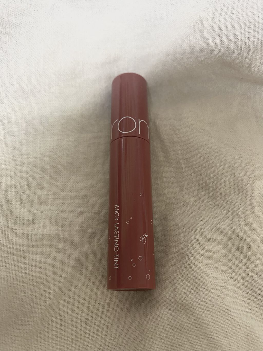 ジューシーラスティングティント/rom&nd/リップティントを使ったクチコミ（2枚目）