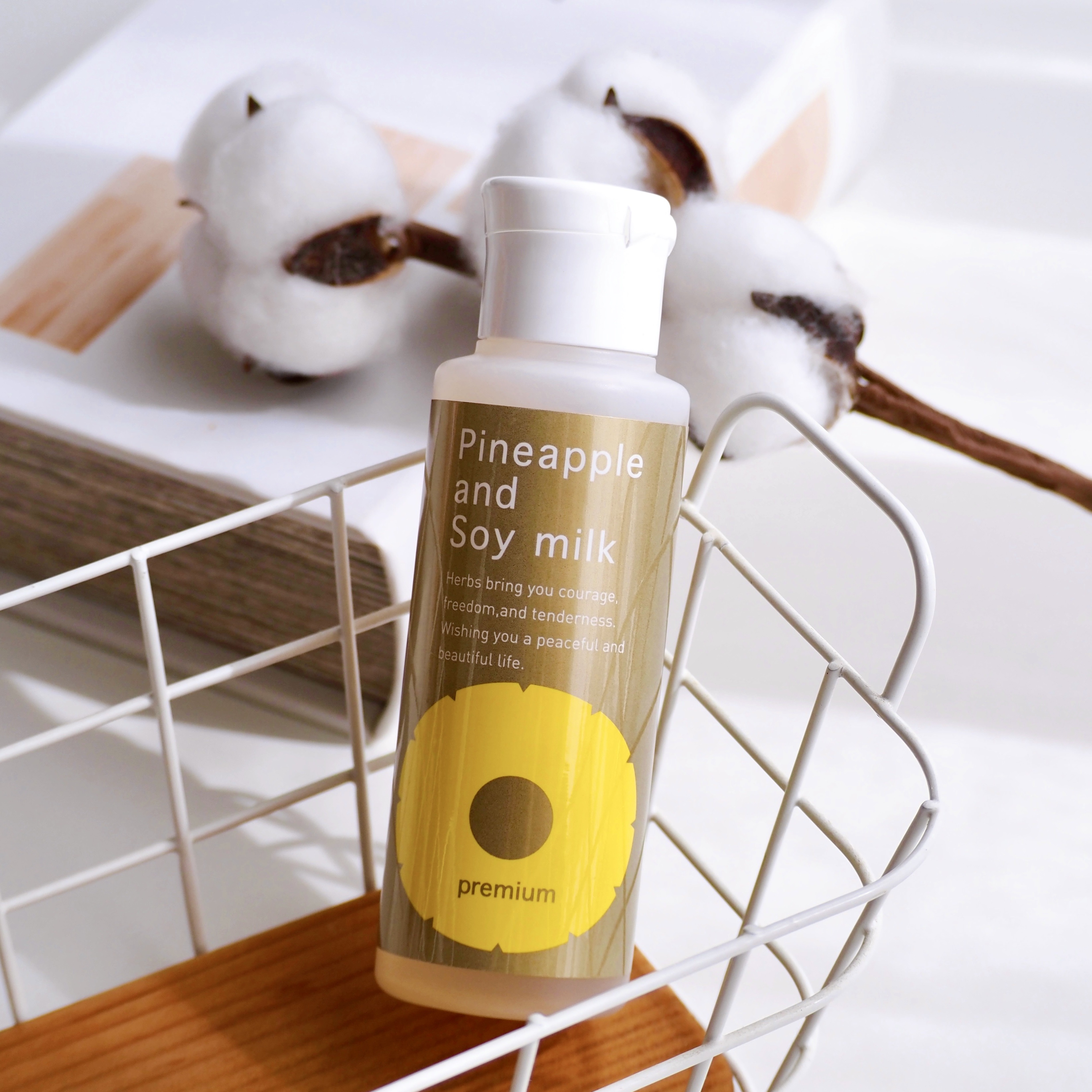 パイナップル豆乳ローションプレミアム/鈴木ハーブ研究所/ボディローションを使ったクチコミ（1枚目）