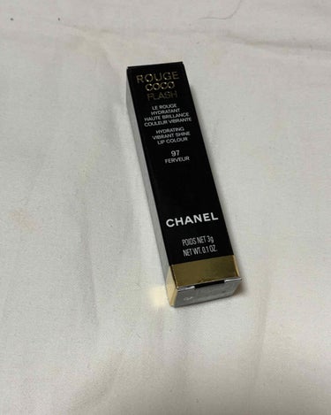 誕生日って事でCHANEL購入！

めちゃくちゃテンション上がります！

色は97番FERVEURというお色味

めっちゃ可愛い😍程良いピンクレッド❤️

凄い丁度いい艶感と保湿力
お高いだけあるわ〜
