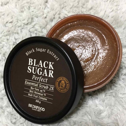 ブラックシュガー パーフェクト エッセンシャル スクラブ2X/SKINFOOD/洗い流すパック・マスクを使ったクチコミ(2枚目)