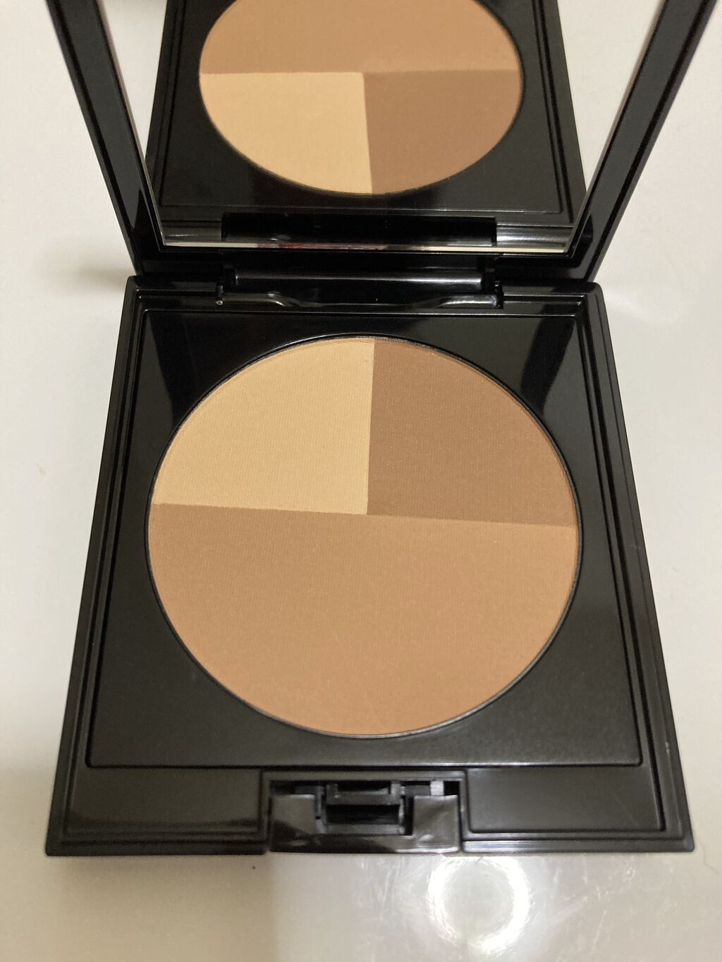 コントゥアリング アディクション/ADDICTION/プレストパウダーを使ったクチコミ（3枚目）