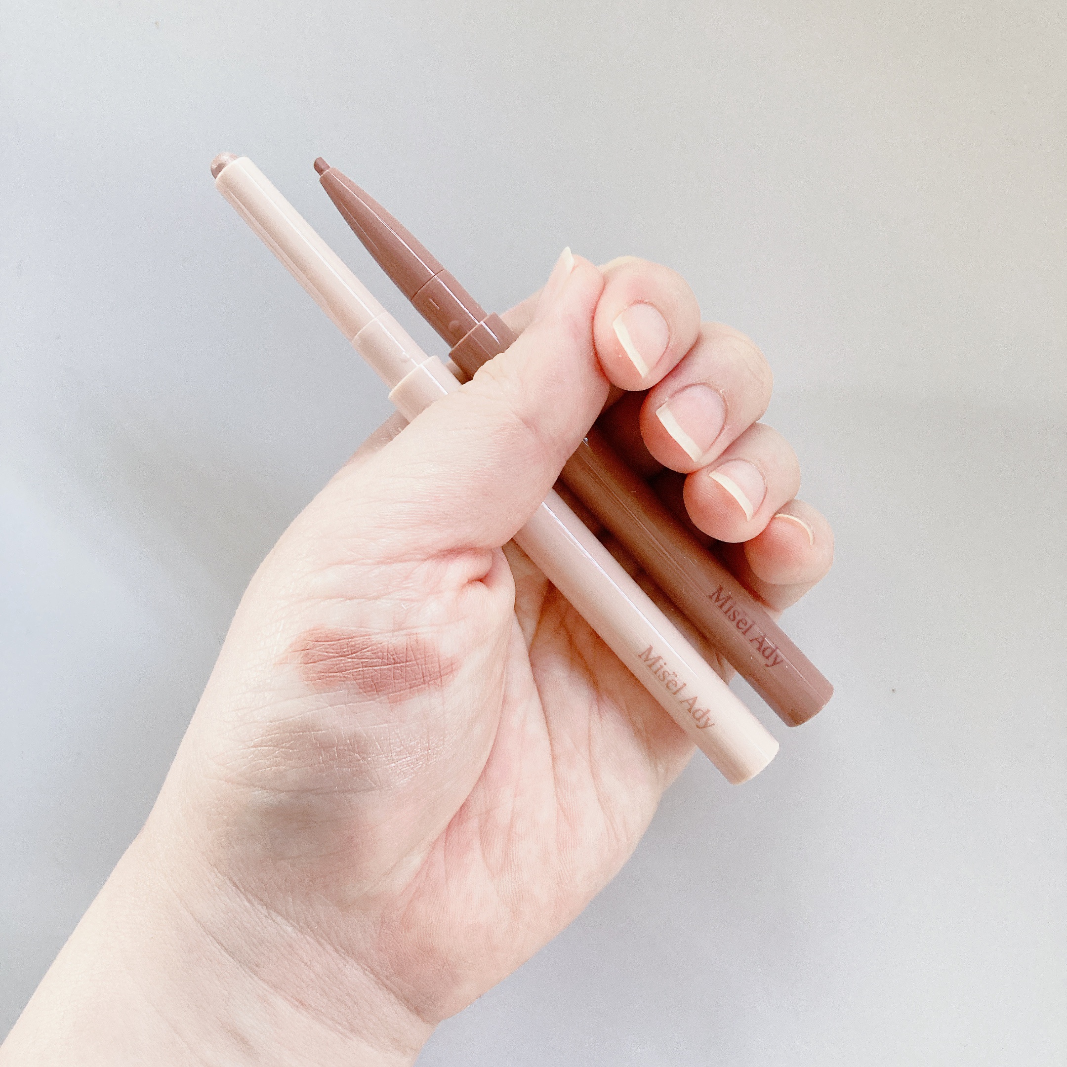 ぷっくりアイカラーペンシル/ミゼルエディ/スティックアイシャドウを使ったクチコミ（2枚目）