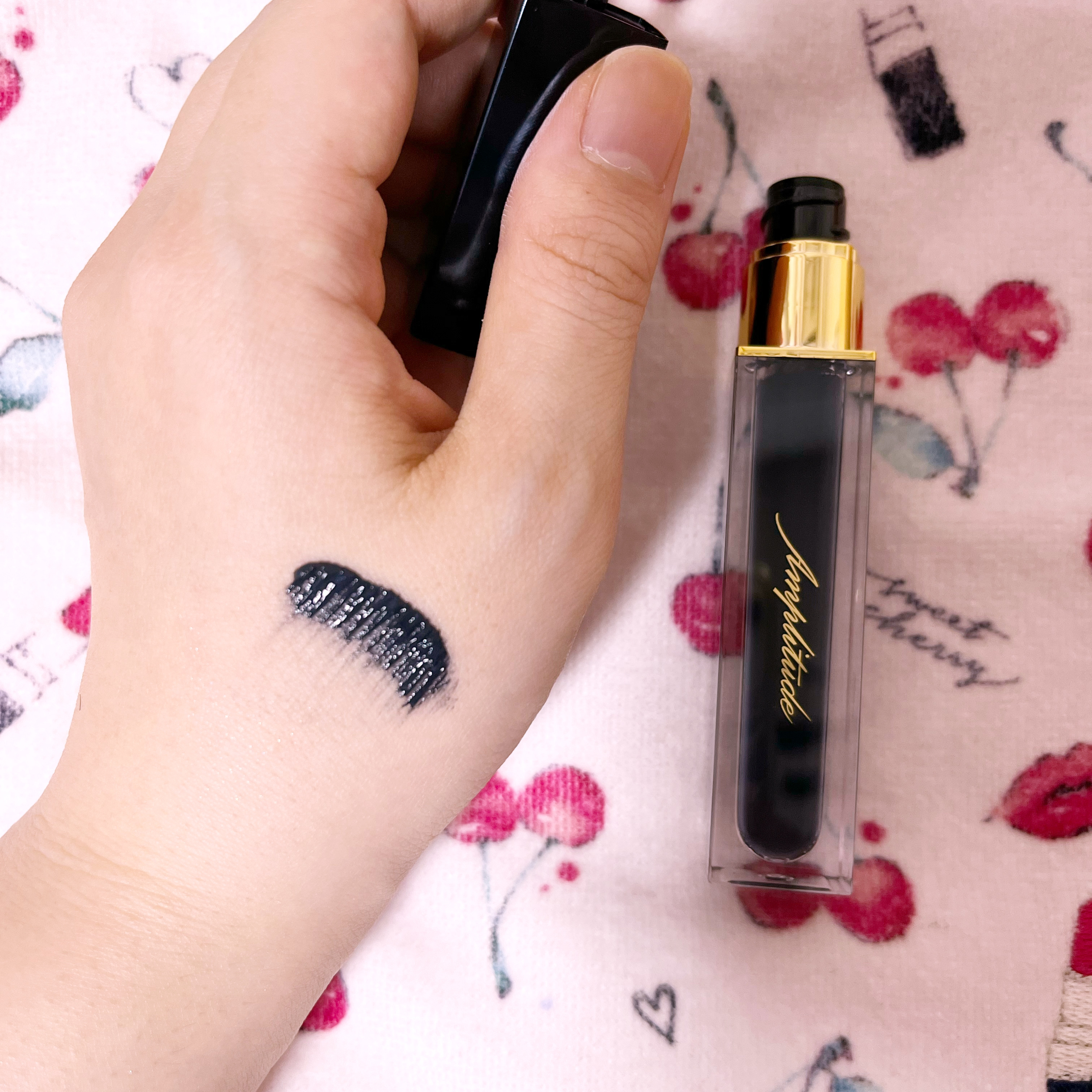 エクストラボリューム カラーマスカラ/Amplitude/マスカラを使ったクチコミ（2枚目）