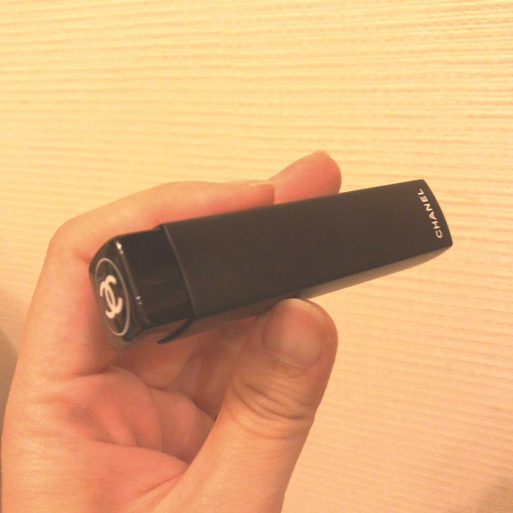 ルージュ アリュール ヴェルヴェット エクストレム 110 インプレシヴ/CHANEL/口紅を使ったクチコミ（2枚目）