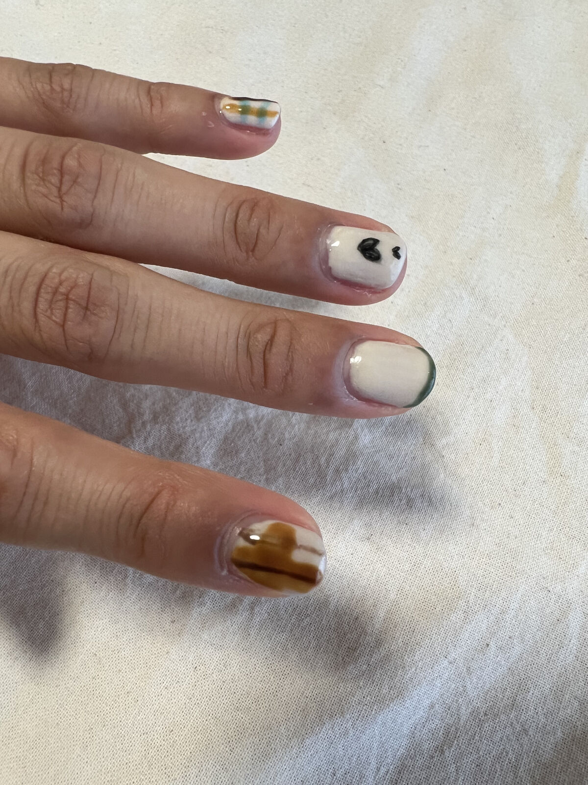 ジェルネイルユニコーン/セリア/ジェルネイルを使ったクチコミ（3枚目）