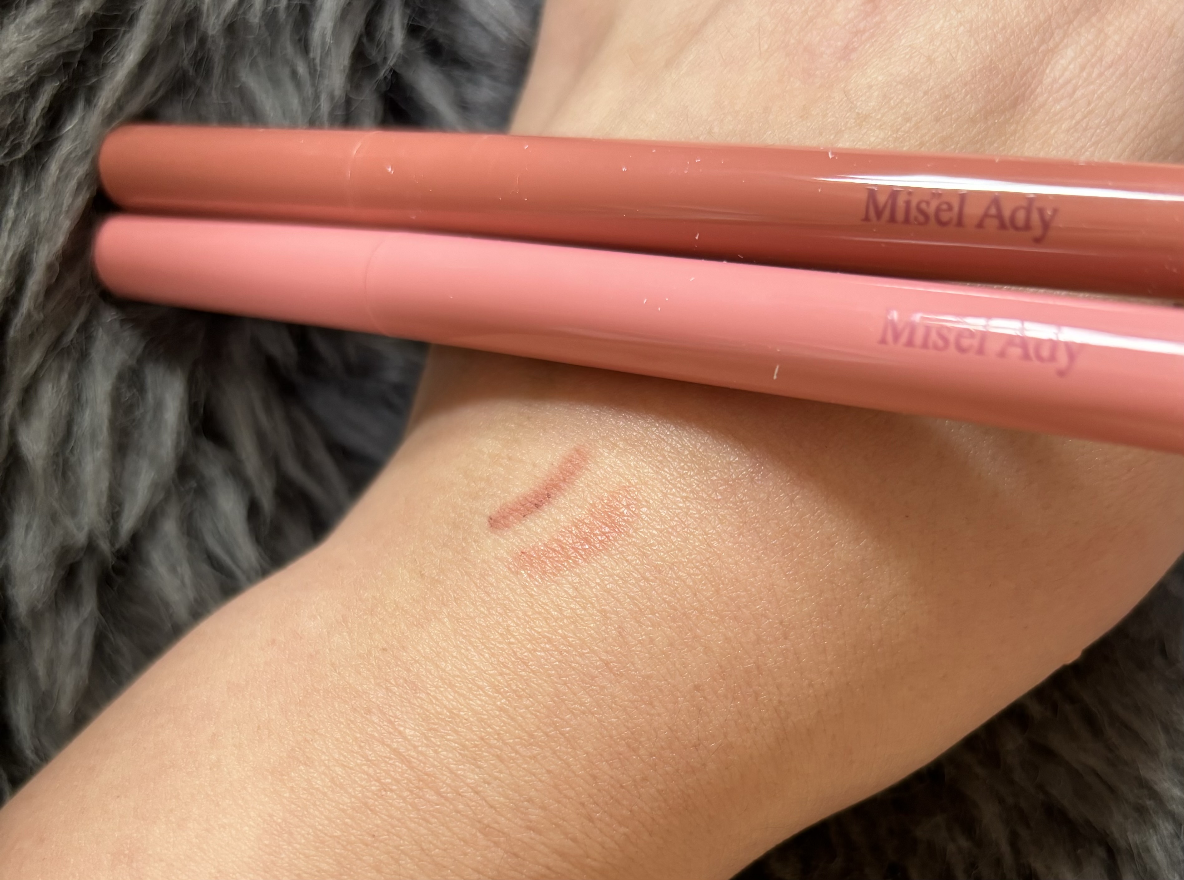 ぷっくりアイカラーペンシル/ミゼルエディ/スティックアイシャドウを使ったクチコミ（1枚目）