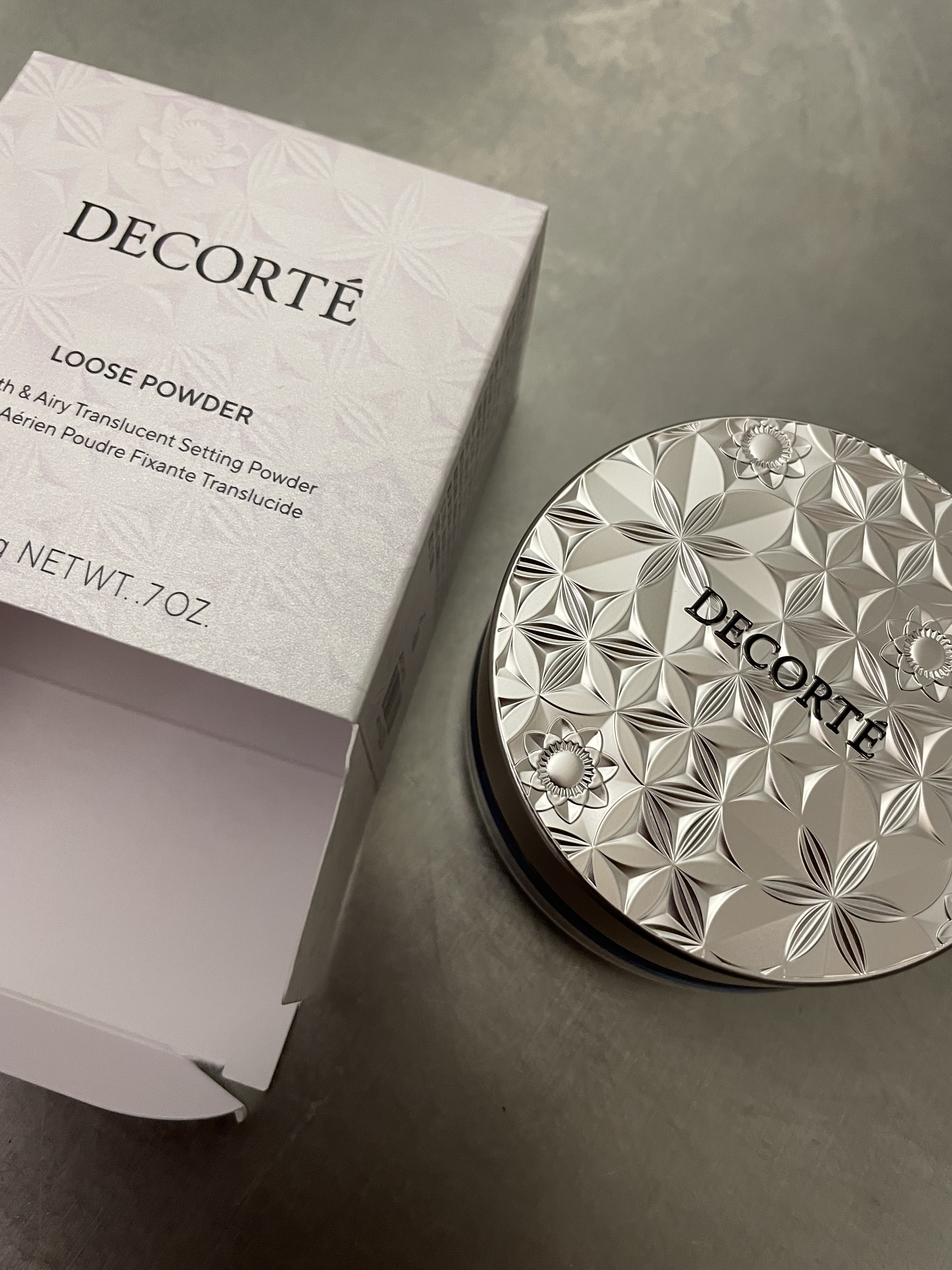 ルース パウダー 02 lucent lilac/DECORTÉ/ルースパウダーを使ったクチコミ（2枚目）
