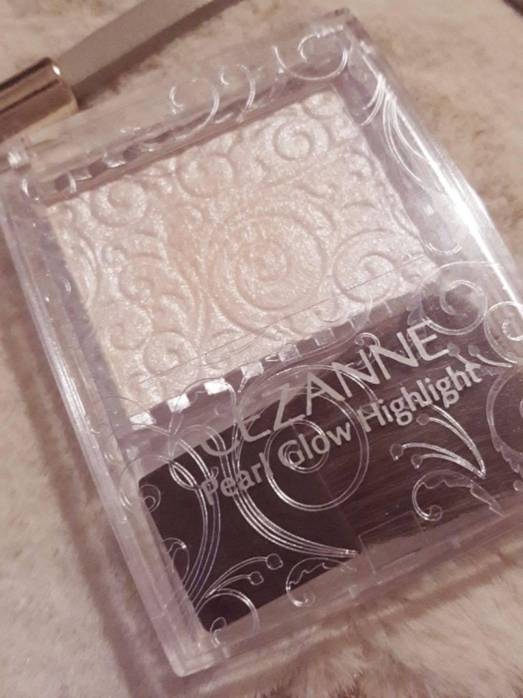 マットラディアンス ベイクドパウダー ハイライト01/ローラ メルシエ/パウダーハイライトを使ったクチコミ（1枚目）