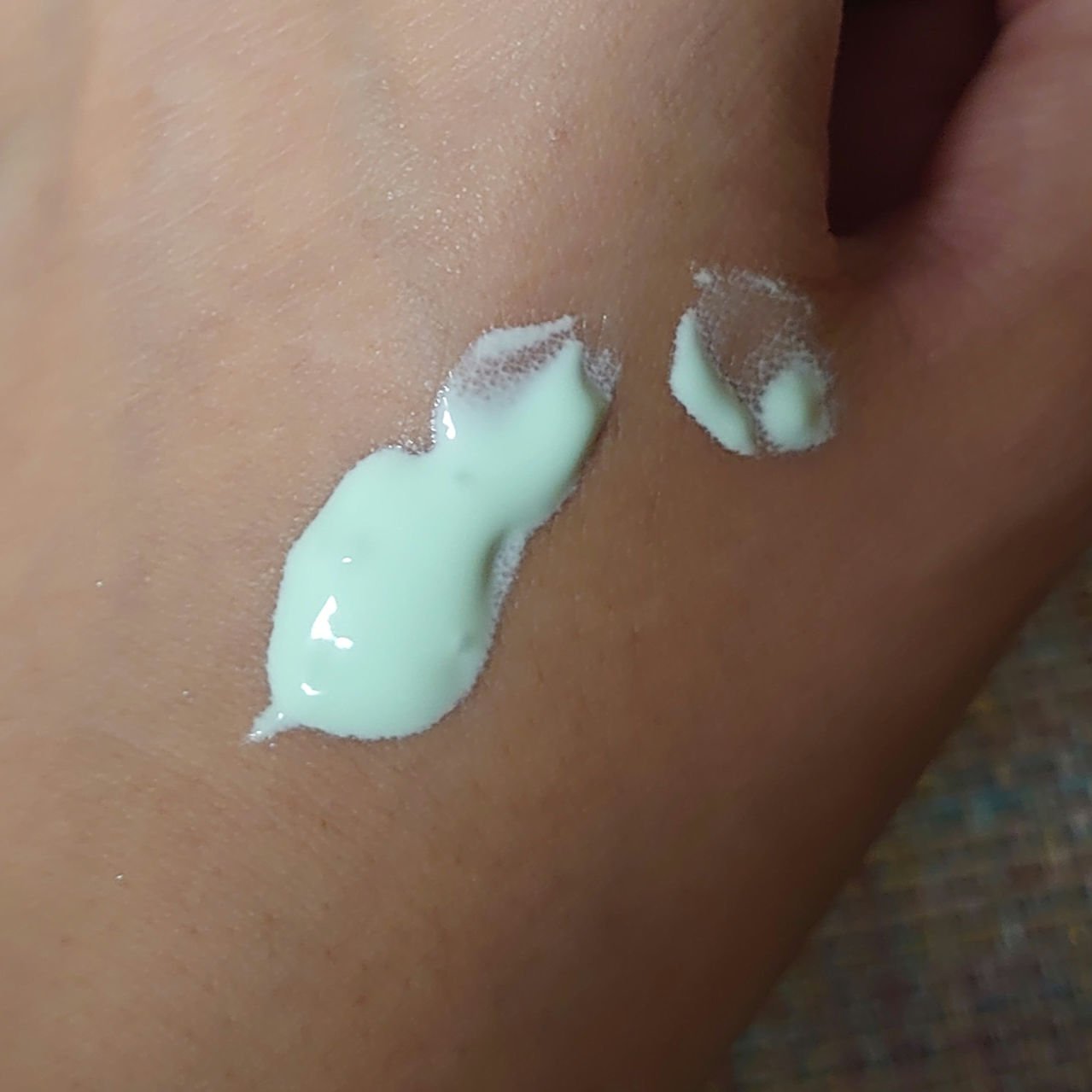 スキンアクア トーンアップUVエッセンス ミントグリーン/スキンアクア/日焼け止めクリームを使ったクチコミ（2枚目）