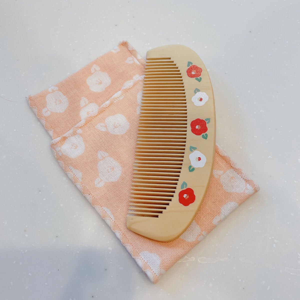 くろちく 椿堂 潤いつげ櫛 ケース付き/くろちく/ヘアコームを使ったクチコミ(6枚目)