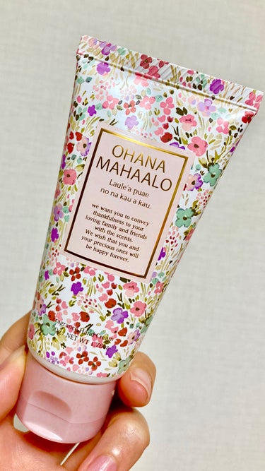  OHANA MAHAALO

ハンドクリーム　ラウレアピュア



香水買ってよかったのでハンドクリームも！


まず小花柄×ゴールドのパケかわいい🩷



香りも香水同様いいです！


色とりどりの花が舞い上がる

フラワーシャワーの香り　とのこと！



の画像 その0