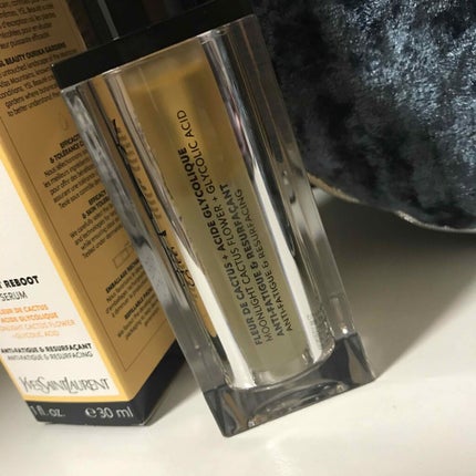 ãã¥ã¢ã·ã§ãã ãã€ã ãªãã£ãŒãžã»ã©ã /YVES SAINT LAURENT BEAUTE/çŸå®¹æ¶²ã䜿ã£ãã¯ãã³ãïŒ2æç®ïŒ