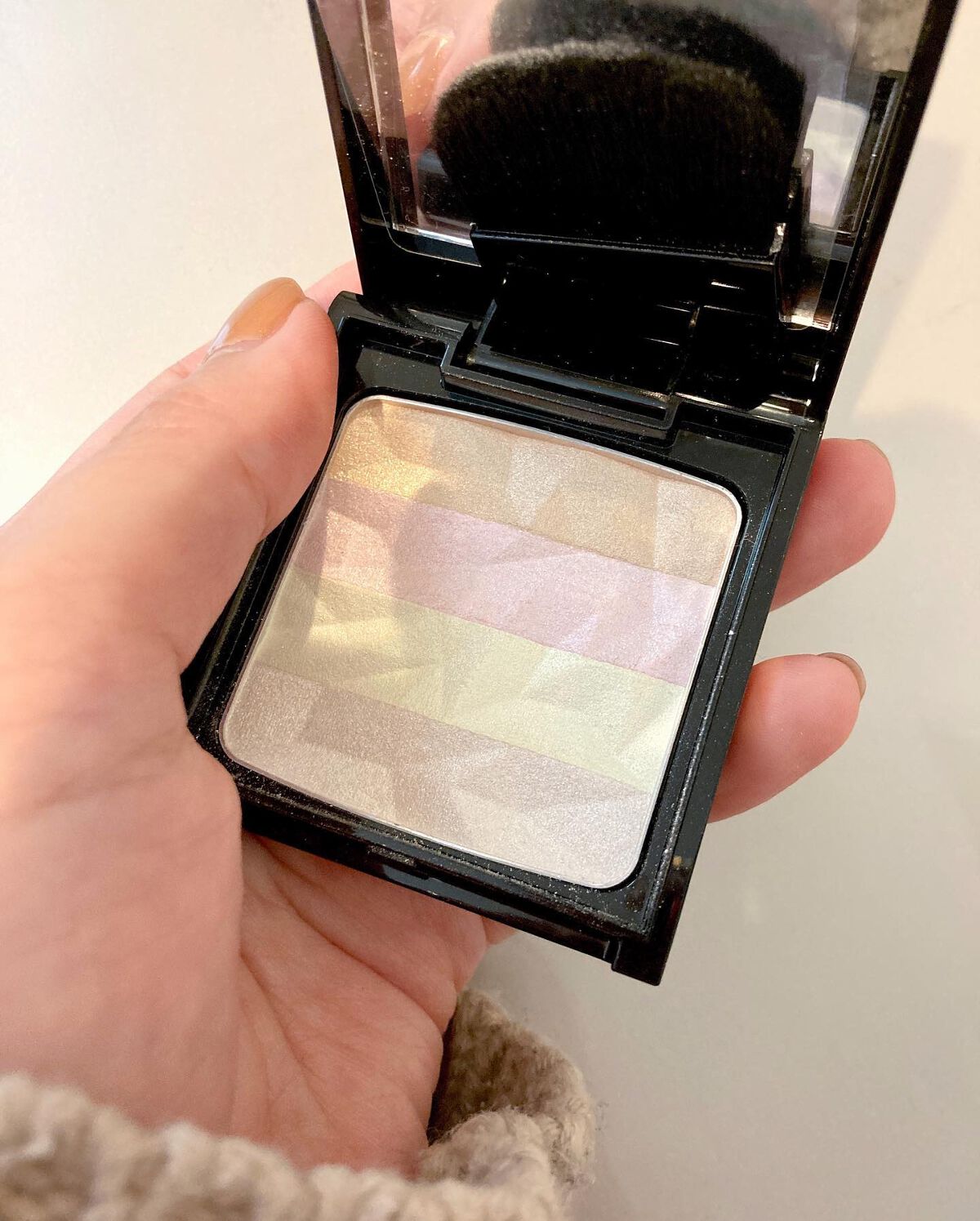 オーロラライズグロウハイライター/KATE/パウダーハイライトを使ったクチコミ（2枚目）