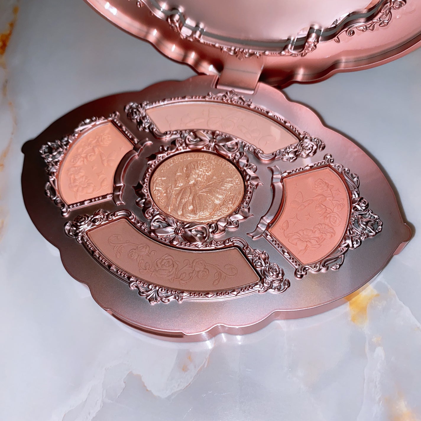 ミッドサマーフェアリーテイルズコレクション 5色アイシャドウパレット/FlowerKnows/アイシャドウパレットを使ったクチコミ(5枚目)