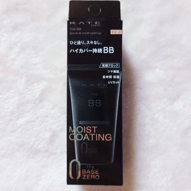 【KATE THE BB】　

@kate.tokyo.official_jp

type：カバー&モイストコーティング
COLOR：EX-2
SPF20 PA++

＼2022.07.23NEW！！／

1本で、仕上がりも機能も妥協しない。
カバーしながら深い肌悩みにも対応する新BBクリームの新登場❣️

✔️ハイカバー持続
毛穴、凹凸、色ムラをカバー
長時間くずれにくい。

✔️乾燥ブロック
乾燥を防いで長時間保湿

✔️UVカット
SPF20 PA++
素肌を紫外線から守る

✔️ツヤ美肌
うるおうのにベタつきにくい肌仕上がり

✔️2種の保湿成分(美容オイル※、水溶性保湿成分)配合。
※オリーブ果実油、ホホバ種子油、アーモンド油

♡実際に使用した感想♡

結構固めのテクスチャー。
出し口も細めなのでドバッと出てこないのがいい！笑

伸びはスーッと伸びる感じではないので
何ヵ所か肌の上に点々と置いて伸ばす方がいいかも。
結構しっかりめに着くので少量でOK🙆‍♀️
塗りムラもでにくい！

今回使用したのは「カバー&モイストコーティング」で、うるおうのにベタつきにくいツヤ肌仕上がりになっています。

皮脂、テカリが気になる方には
「カバー&オイルブロック」タイプがあるので
ぜひチェックしてみてください！！

#ケイト #BBクリーム #新作コスメ #PR  #カネボウ #花王 #kanebo #下地 #ベースメイク #BBクリーム #カバー力 #新発売 #新商品 #新発売コスメ #ドラコス  #コスメ #コスメレビュー #コスメオタク #コスメ好きな人と繋がりたい #コスメ部 #コスメレポ #コスメ紹介 #コスメ好きさんと繋がりたい  #正直レビュー  #美容 #美容好きな人と繋がりたい #コスメ垢 #美容垢  #cosmeticsの画像 その1