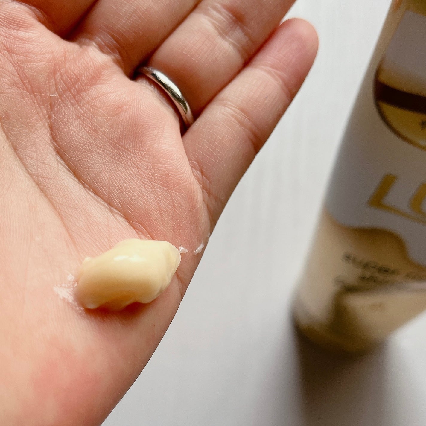 スーパーリッチシャイン ダメージリペア とろとろ補修トリートメント/LUX/洗い流すヘアトリートメントを使ったクチコミ(2枚目)