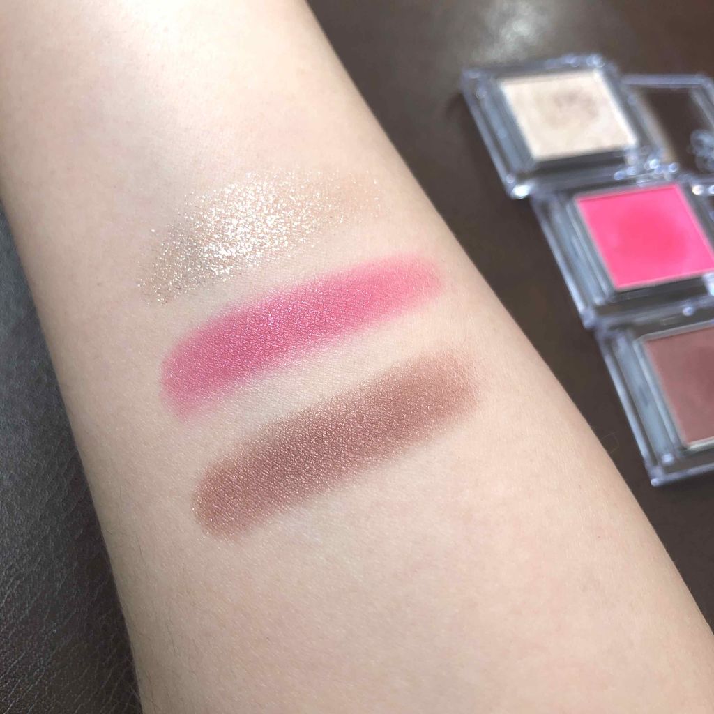 プリズム パウダーアイカラー/リンメル ロンドン/単色アイシャドウを使ったクチコミ(3枚目)