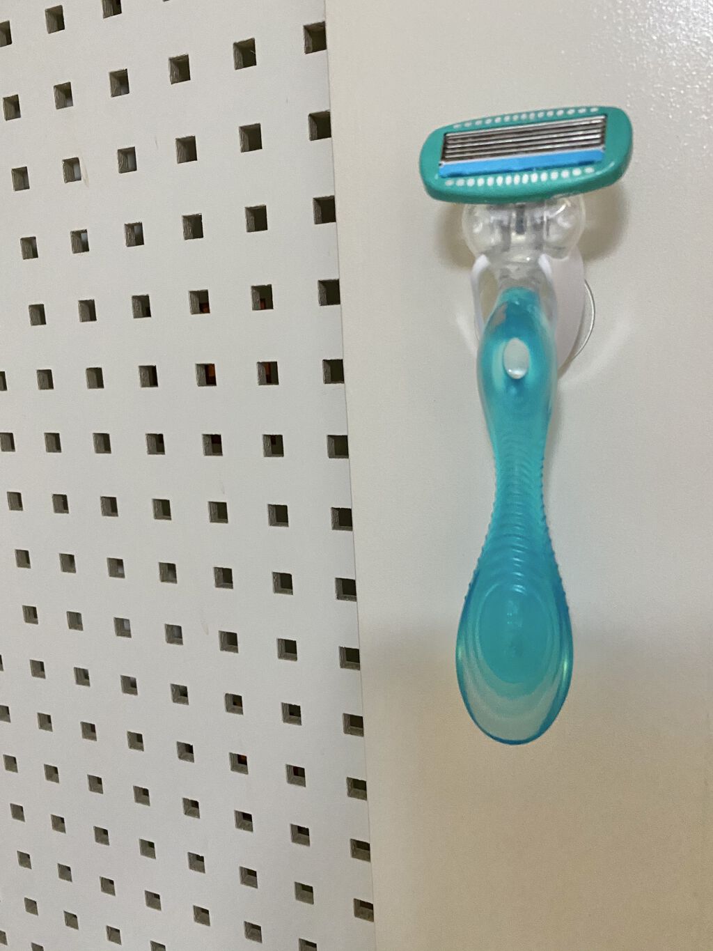 ハイドロシルク 敏感肌用 ホルダー （刃付き＋替刃１コ）/ハイドロシルク/シェーバーを使ったクチコミ（3枚目）