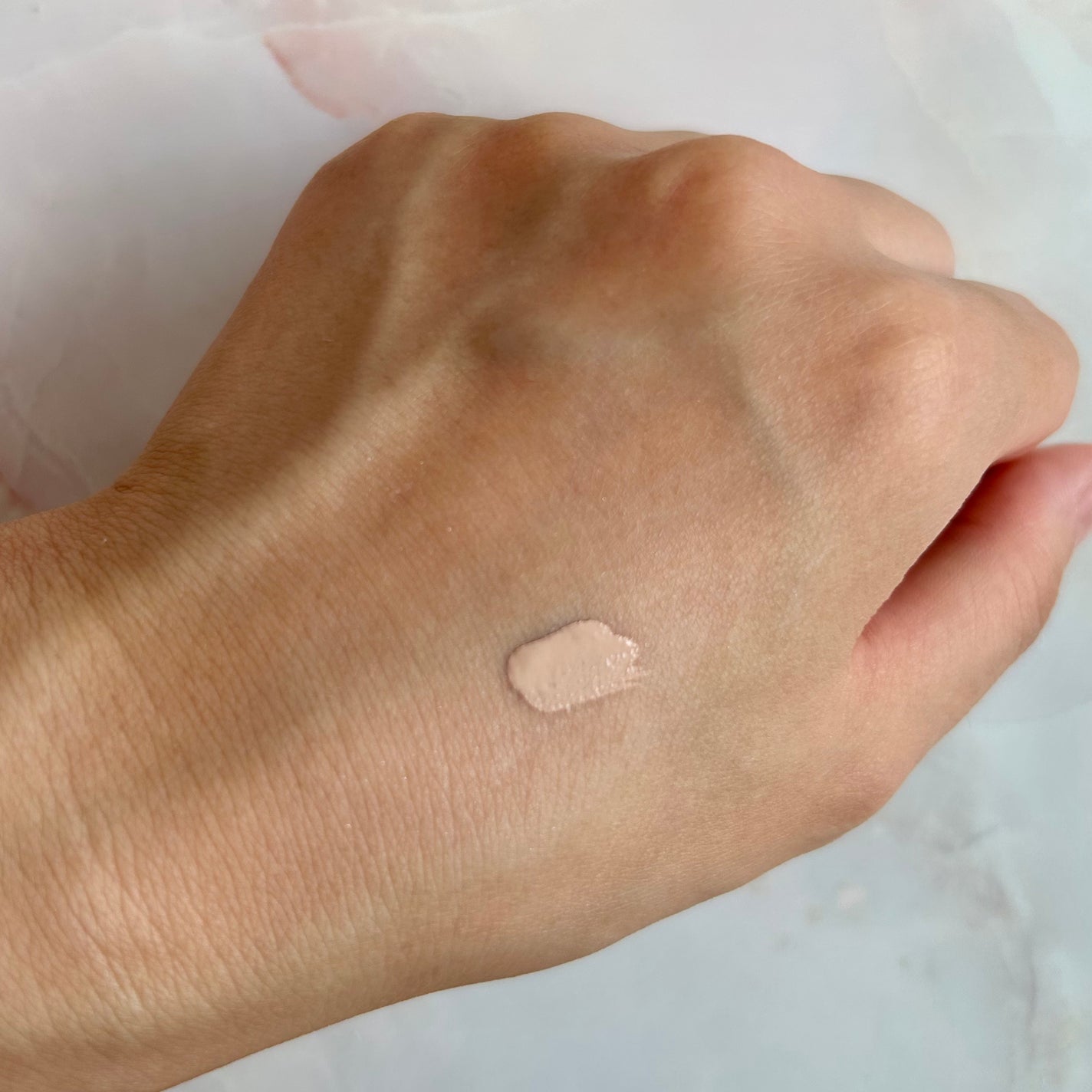 リアル フローレス ウェイトレス パーフェクティング コンシーラー/ローラ メルシエ/リキッドコンシーラーを使ったクチコミ(2枚目)