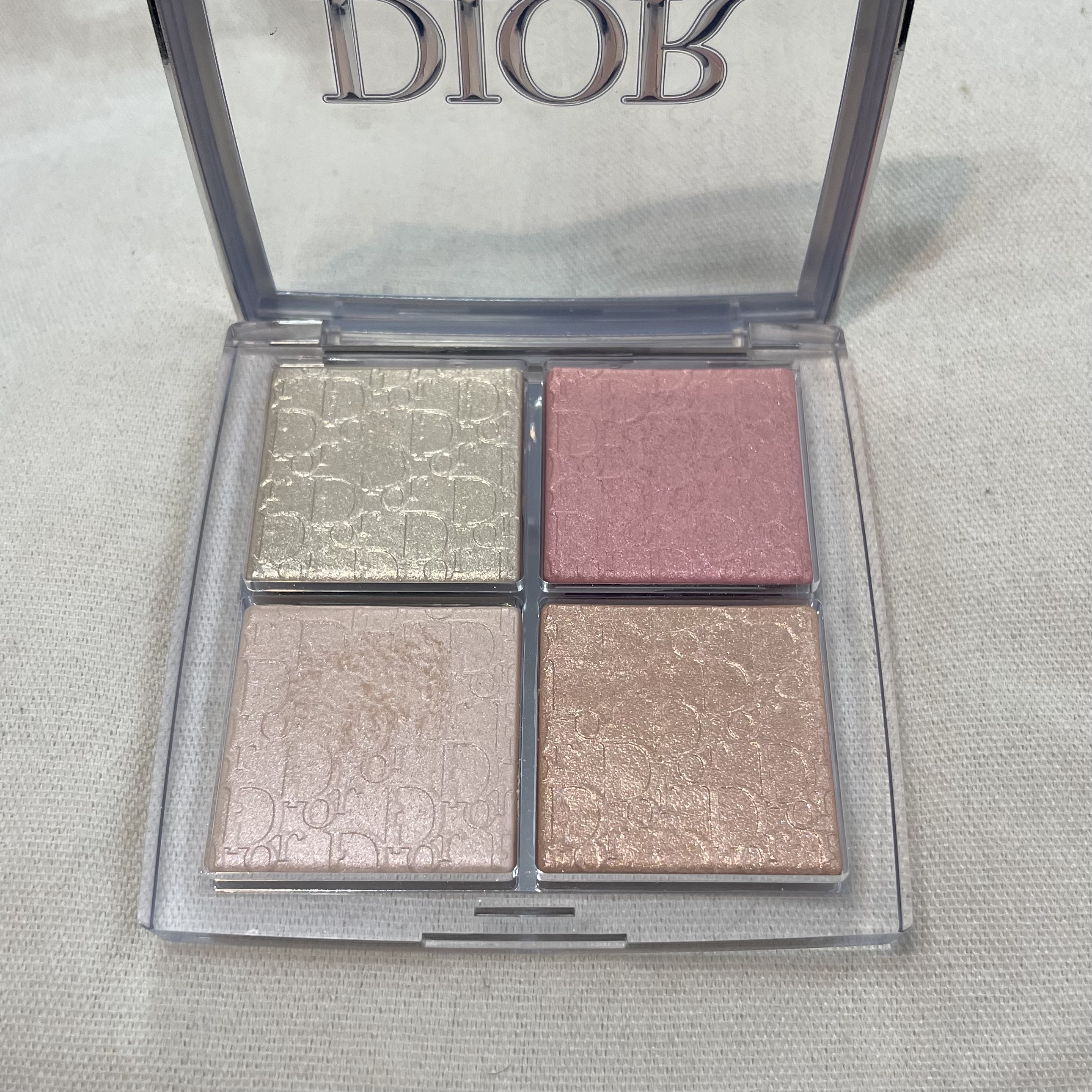 ディオール バックステージ フェイス グロウ パレット/Dior/ハイライトを使ったクチコミ（2枚目）